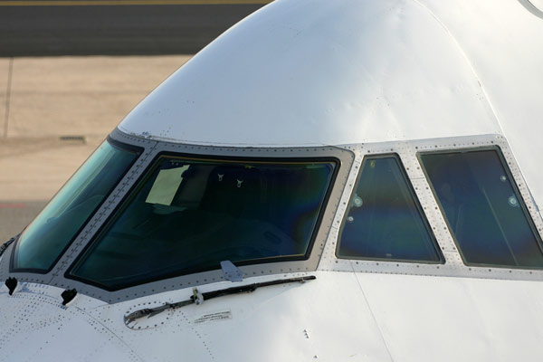 飞机挡风玻璃