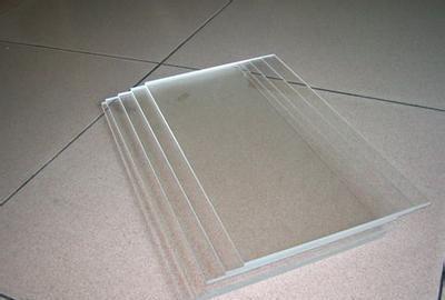 亚克力玻璃和钢化玻璃透光率哪个高